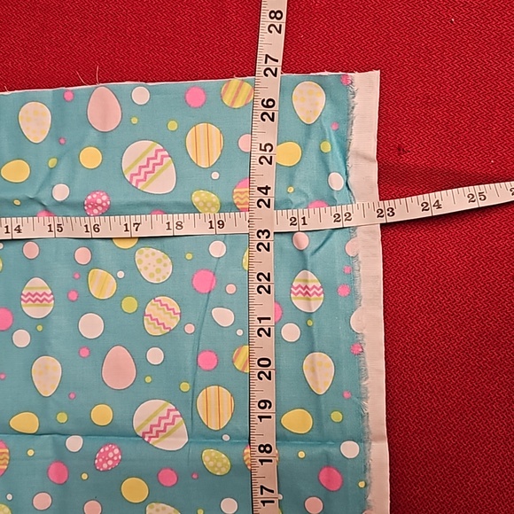 2 pieces of Easter eggs seasonal fabric for flat lays backdrops DIY - Picture 2 of 8